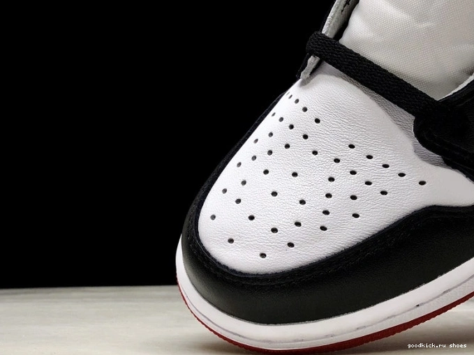 Toe Jordan 1 555088-125 Retro Black Air 0824